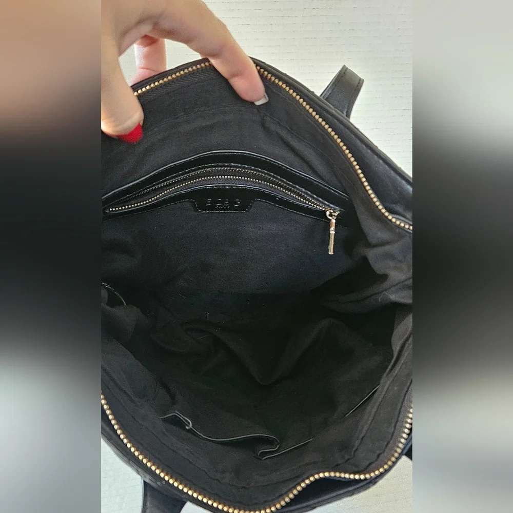 BCBG Paris quilted look black‎ shoulder bag